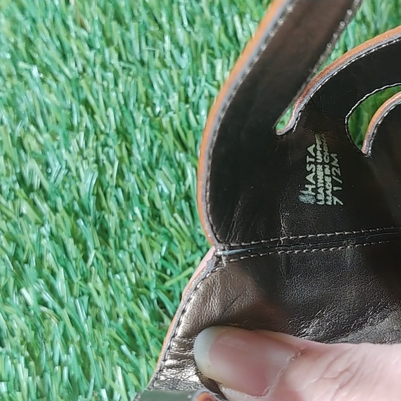 Tahari leather heels 7.5 *brand new* - Picture 7 of 8